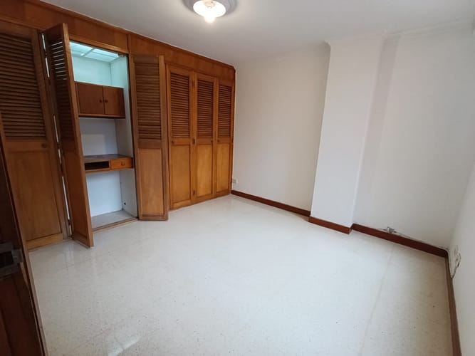 Apartamento de 3 alcobas en arriendo en Laureles, Medellín, 180 m² · foto 19 de 20