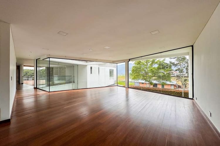 Casa de 5 alcobas en venta en Casa Blanca, Bogotá, 786 m² · foto 3 de 17