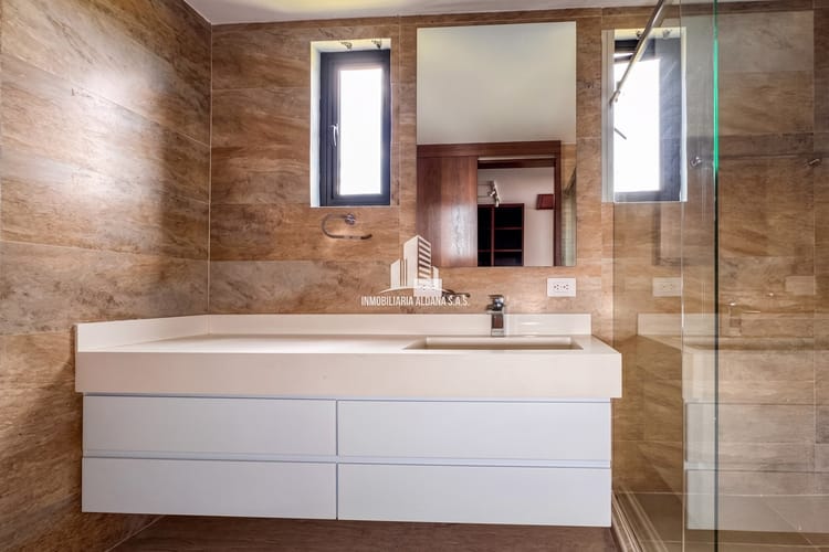 Casa de 5 alcobas en venta en Casa Blanca, Bogotá, 786 m² · foto 16 de 17