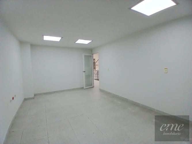 Casa de 15 alcobas en venta en Los Angeles, Medellín, 450 m² · foto 5 de 16