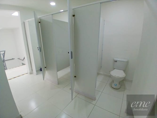 Casa de 15 alcobas en venta en Los Angeles, Medellín, 450 m² · foto 6 de 16