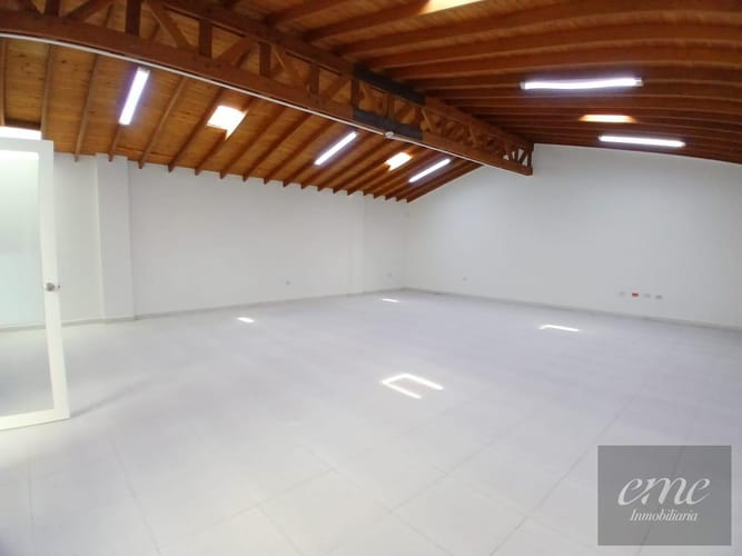 Casa de 15 alcobas en venta en Los Angeles, Medellín, 450 m² · foto 15 de 16