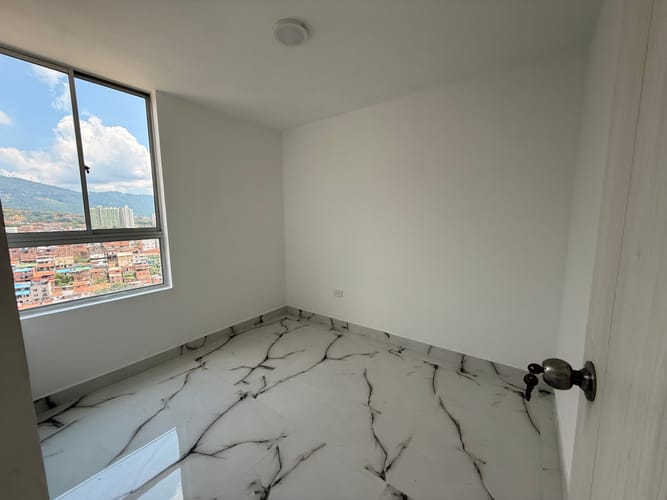 Apartamento de 3 alcobas en venta en Hsd. San Antonio De Carrizal, Girón, 57 m² · foto 6 de 12