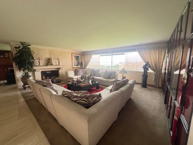 Apartamento en venta en La Carolina, Bogotá · foto 2 de 24