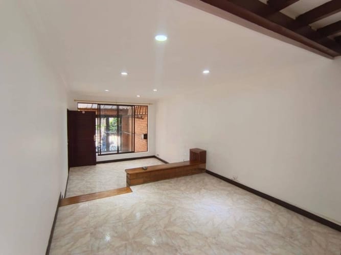 Casa de 3 alcobas en arriendo en Santa Mónica, Medellín, 160 m² · foto 2 de 14