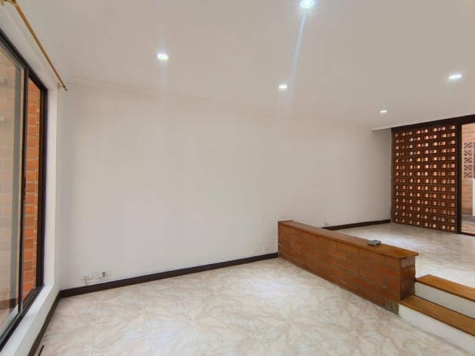 Casa de 3 alcobas en arriendo en Santa Mónica, Medellín, 160 m² · foto 8 de 14