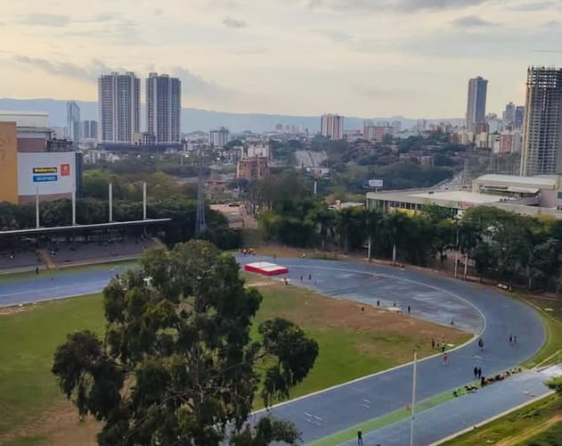 Apartamento de 3 alcobas en venta en El Tejar, Bucaramanga, 136 m² · foto 8 de 8