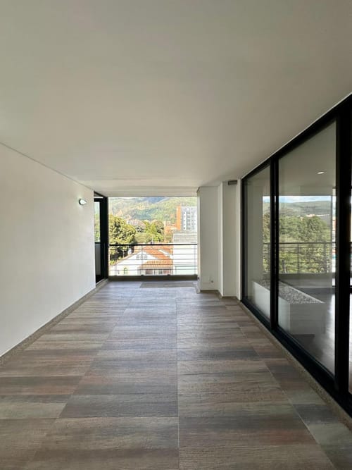 Apartamento de 2 alcobas en venta en Santa Barbara, Bogotá, 152 m² · foto 4 de 15
