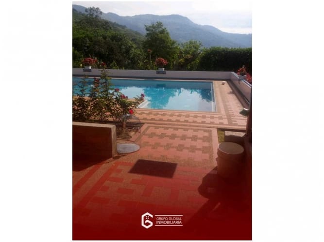 Casa de 4 alcobas en venta en Simon Bolivar Sb (Centro), Copacabana · foto 4 de 8