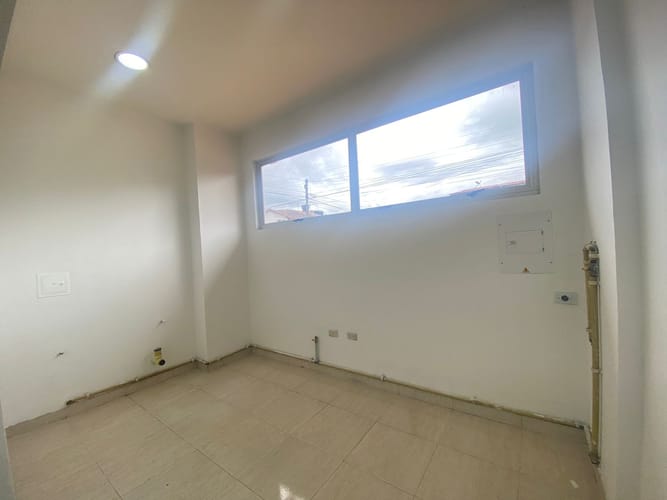 Local en venta en Cota, 25 m² · foto 2 de 9