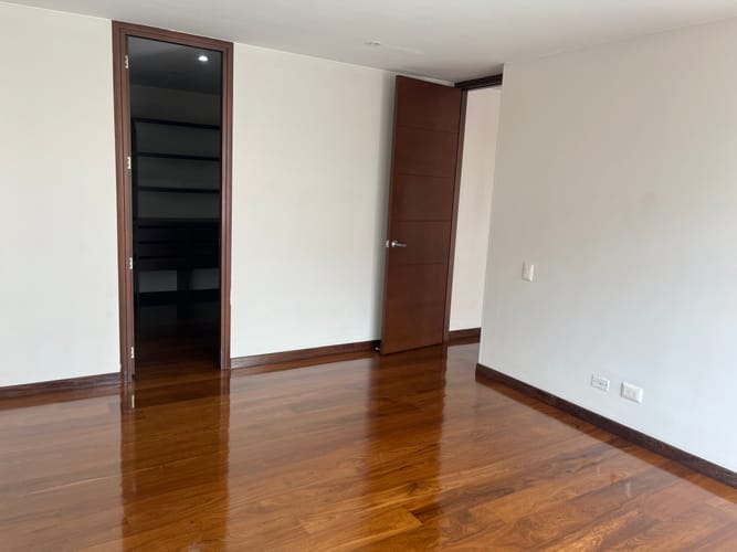 Apartamento de 3 alcobas en venta en Santa Barbara, Bogotá, 185 m² · foto 17 de 24