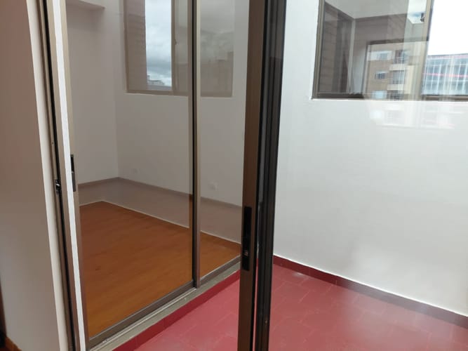 Apartamento de 3 alcobas en venta en Santa Barbara, Bogotá, 231 m² · foto 2 de 24