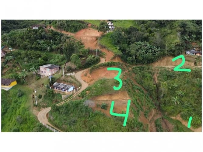 Lote en venta en Tobon Quintero, Copacabana, 10090 m² · foto 2 de 2