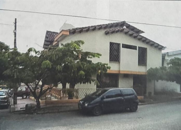 Casa de 5 alcobas en venta en Campiña, Villavicencio, 230 m² · foto 2 de 16