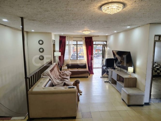 Casa de 4 alcobas en venta en Prados De Oriente, Cali, 340 m² · foto 2 de 6