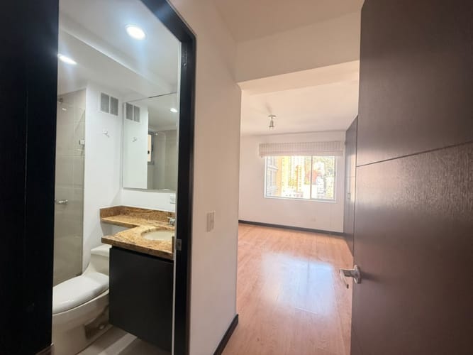 Apartamento de 2 alcobas en arriendo en Centro Internacional, Bogotá, 55 m² · foto 8 de 14