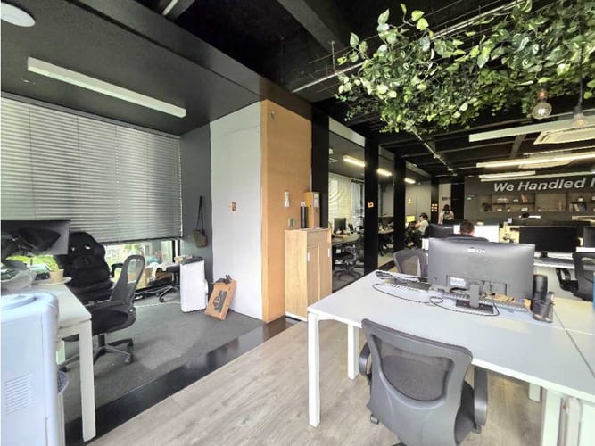 Oficina en venta en Las Lomas, Medellín, 254 m² · foto 4 de 11