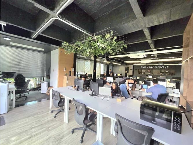Oficina en venta en Las Lomas, Medellín, 254 m² · foto 5 de 11