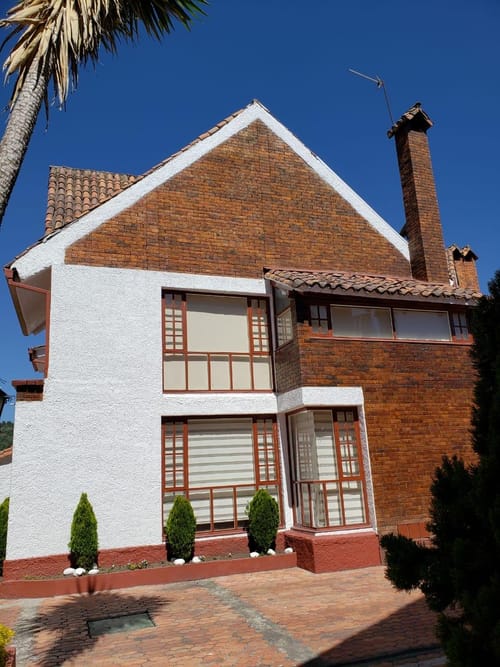 Casa de 3 alcobas en venta en San Jose De Bavaria, Bogotá, 400 m² · foto 1 de 24