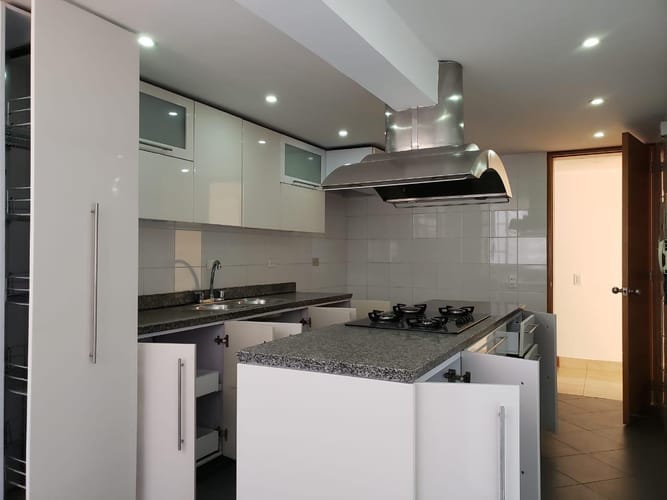 Casa de 3 alcobas en venta en San Jose De Bavaria, Bogotá, 400 m² · foto 12 de 24