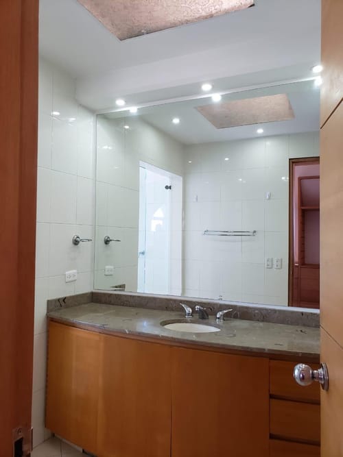 Casa de 3 alcobas en venta en San Jose De Bavaria, Bogotá, 400 m² · foto 23 de 24