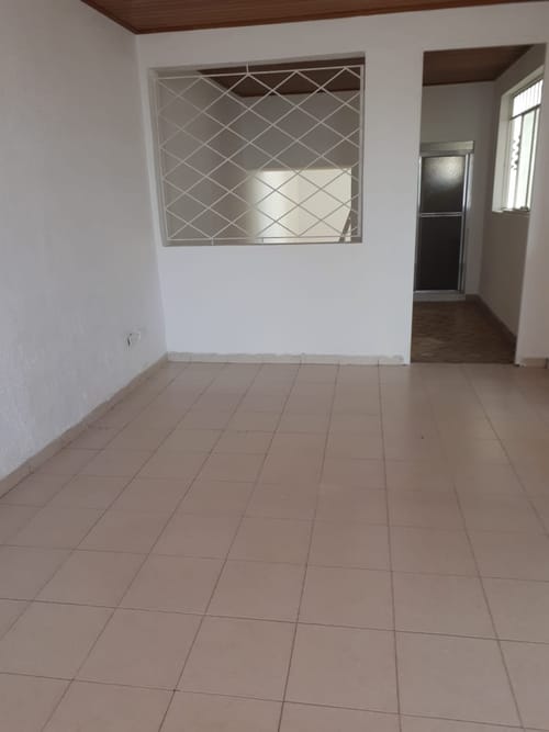 Casa de 6 alcobas en venta en Girardot, Girardot, 271 m² · foto 2 de 12