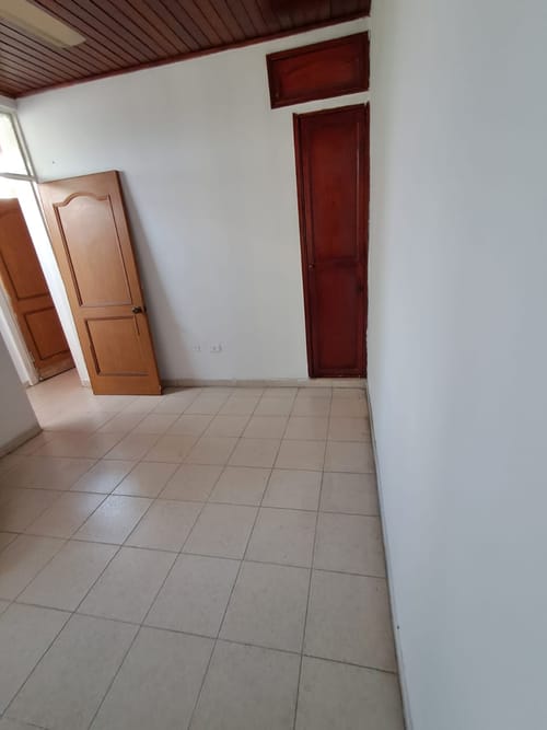 Casa de 6 alcobas en venta en Girardot, Girardot, 271 m² · foto 9 de 12