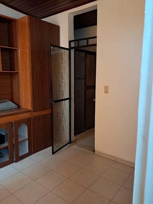 Casa de 6 alcobas en venta en Girardot, Girardot, 271 m² · foto 10 de 12