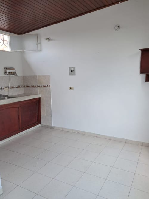 Casa de 6 alcobas en venta en Girardot, Girardot, 271 m² · foto 11 de 12