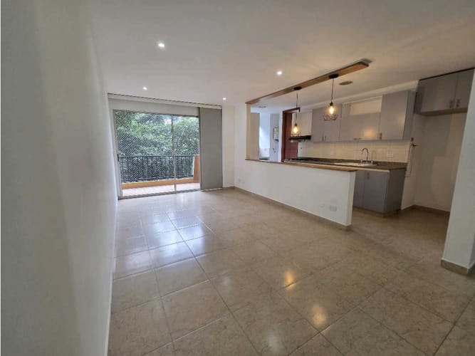 Apartamento de 3 alcobas en venta en Los Balsos, Medellín, 93 m² · foto 3 de 12
