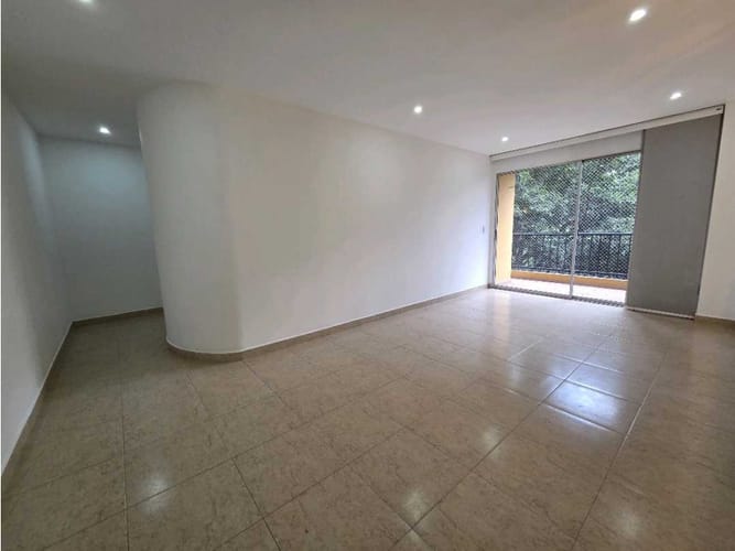 Apartamento de 3 alcobas en venta en Los Balsos, Medellín, 93 m² · foto 4 de 12