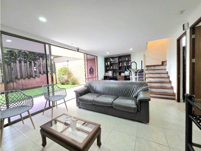 Casa de 4 alcobas en venta en Santa María De Los Ángeles, Medellín, 234 m² · foto 8 de 19