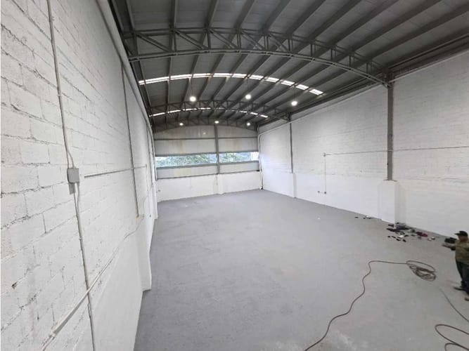 Bodega en arriendo en La Tablacita, La Estrella, 405 m² · foto 2 de 6