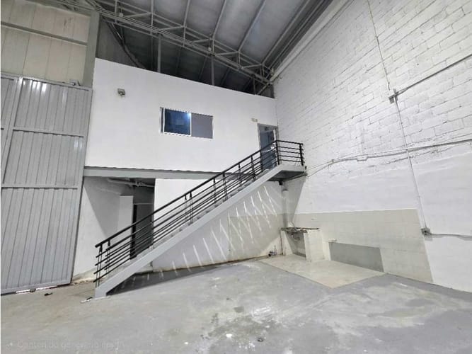 Bodega en arriendo en La Tablacita, La Estrella, 405 m² · foto 3 de 6