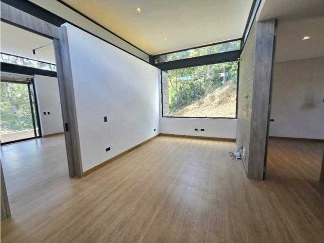 Casa de 3 alcobas en venta en Vía Las Palmas, Envigado, 331 m² · foto 11 de 24