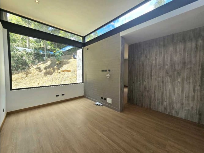 Casa de 3 alcobas en venta en Vía Las Palmas, Envigado, 331 m² · foto 16 de 24
