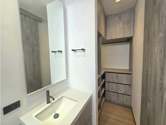 Casa de 3 alcobas en venta en Vía Las Palmas, Envigado, 331 m² · foto 19 de 24