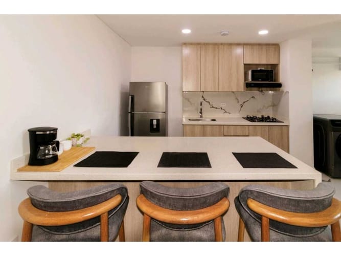 Apartamento de 2 alcobas en venta en Las Lomitas, Sabaneta, 61 m² · foto 3 de 12
