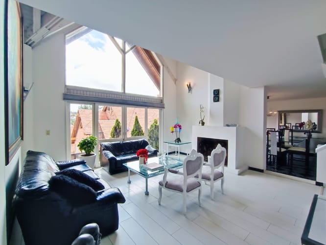 Casa de 4 alcobas en venta en Cerros De Suba, Bogotá, 350 m² · foto 2 de 18