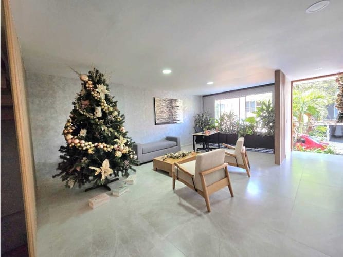 Casa de 4 alcobas en venta en El Diamante No. 2, Medellín, 372 m² · foto 3 de 24
