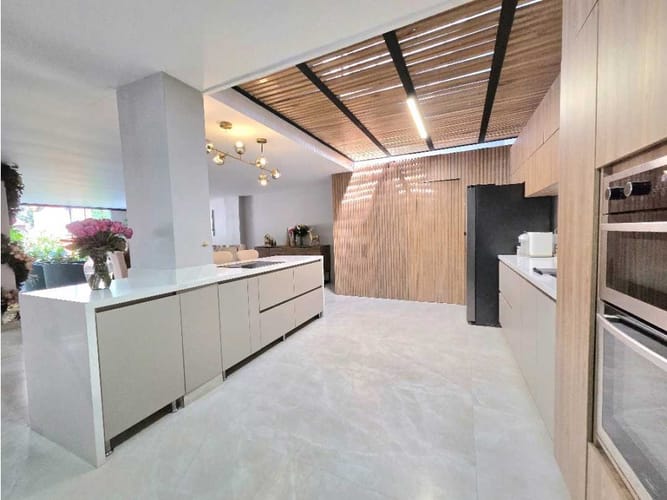 Casa de 4 alcobas en venta en El Diamante No. 2, Medellín, 372 m² · foto 6 de 24