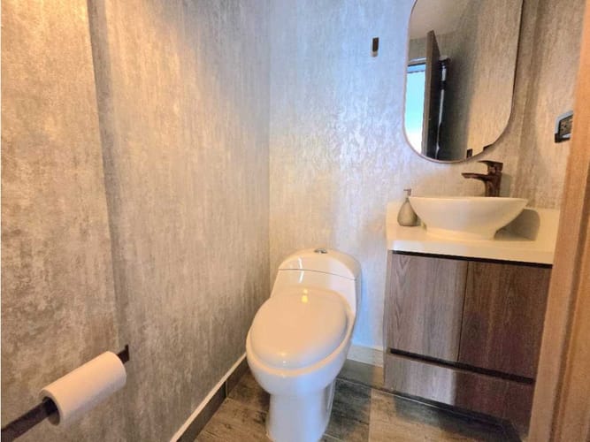 Casa de 4 alcobas en venta en El Diamante No. 2, Medellín, 372 m² · foto 7 de 24