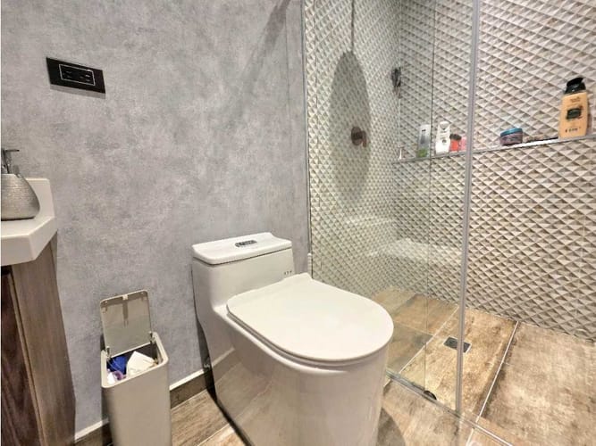 Casa de 4 alcobas en venta en El Diamante No. 2, Medellín, 372 m² · foto 12 de 24