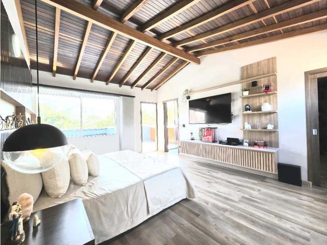 Casa de 4 alcobas en venta en El Diamante No. 2, Medellín, 372 m² · foto 19 de 24