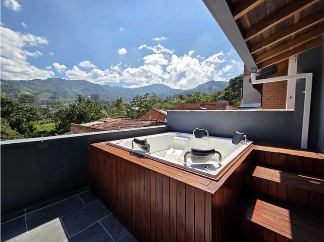 Casa de 4 alcobas en venta en El Diamante No. 2, Medellín, 372 m² · foto 22 de 24