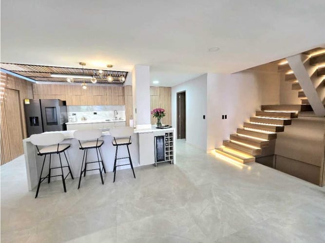 Casa de 4 alcobas en venta en El Diamante No. 2, Medellín, 372 m² · foto 23 de 24