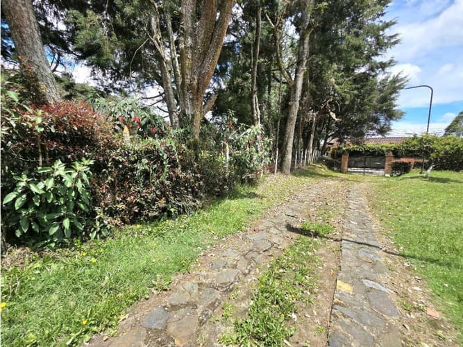Finca en venta en El Diamante No. 2, Medellín, 300 m² · foto 2 de 24