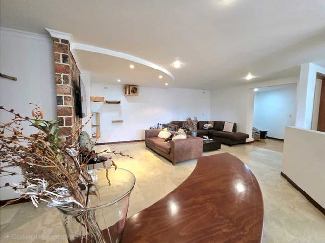Apartamento de 2 alcobas en venta en El Diamante No. 2, Medellín, 134 m² · foto 2 de 15
