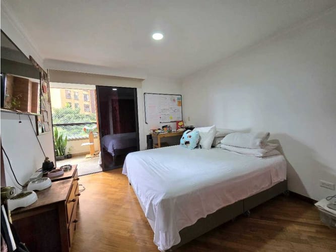 Apartamento de 2 alcobas en venta en El Diamante No. 2, Medellín, 134 m² · foto 8 de 15