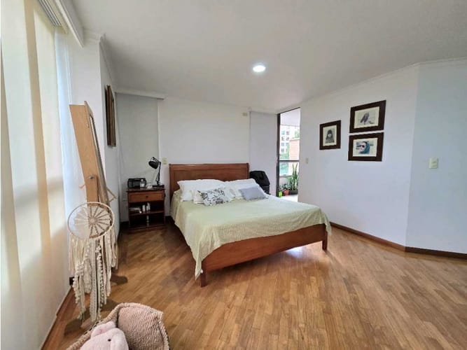 Apartamento de 2 alcobas en venta en El Diamante No. 2, Medellín, 134 m² · foto 12 de 15